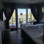 Bjoerkoe Hus אכסניה