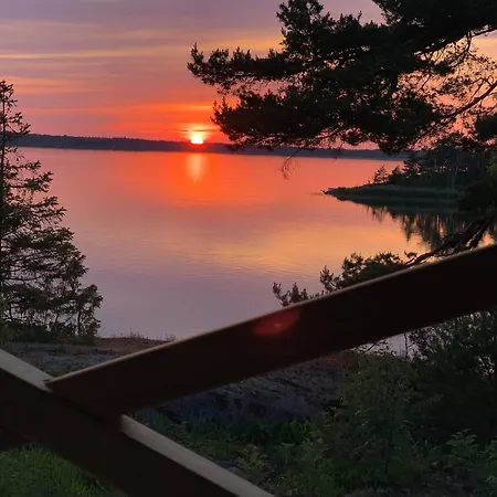 Bjoerkoe Hus Emkarby