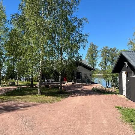 Bjoerkoe Hus Lodge *