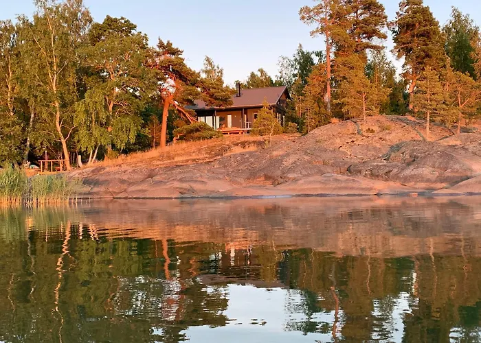 Bjoerkoe Hus Lodge *